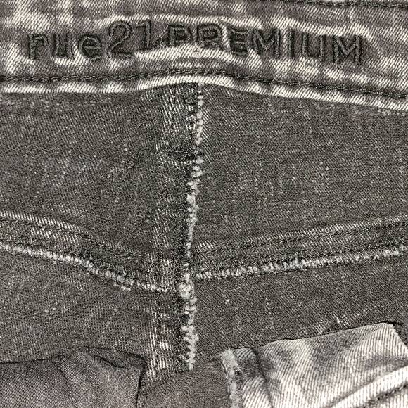 Rue21 premium jeans - Picture 3 of 3